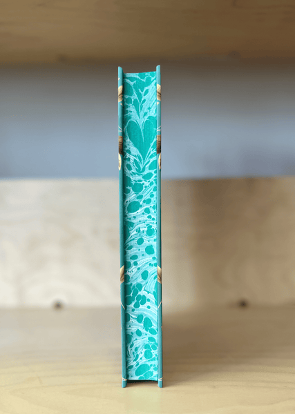 Little Women - VINTAGE COLLECTOR'S CLASSICS EDITION with sprayed edge and ribbon marker